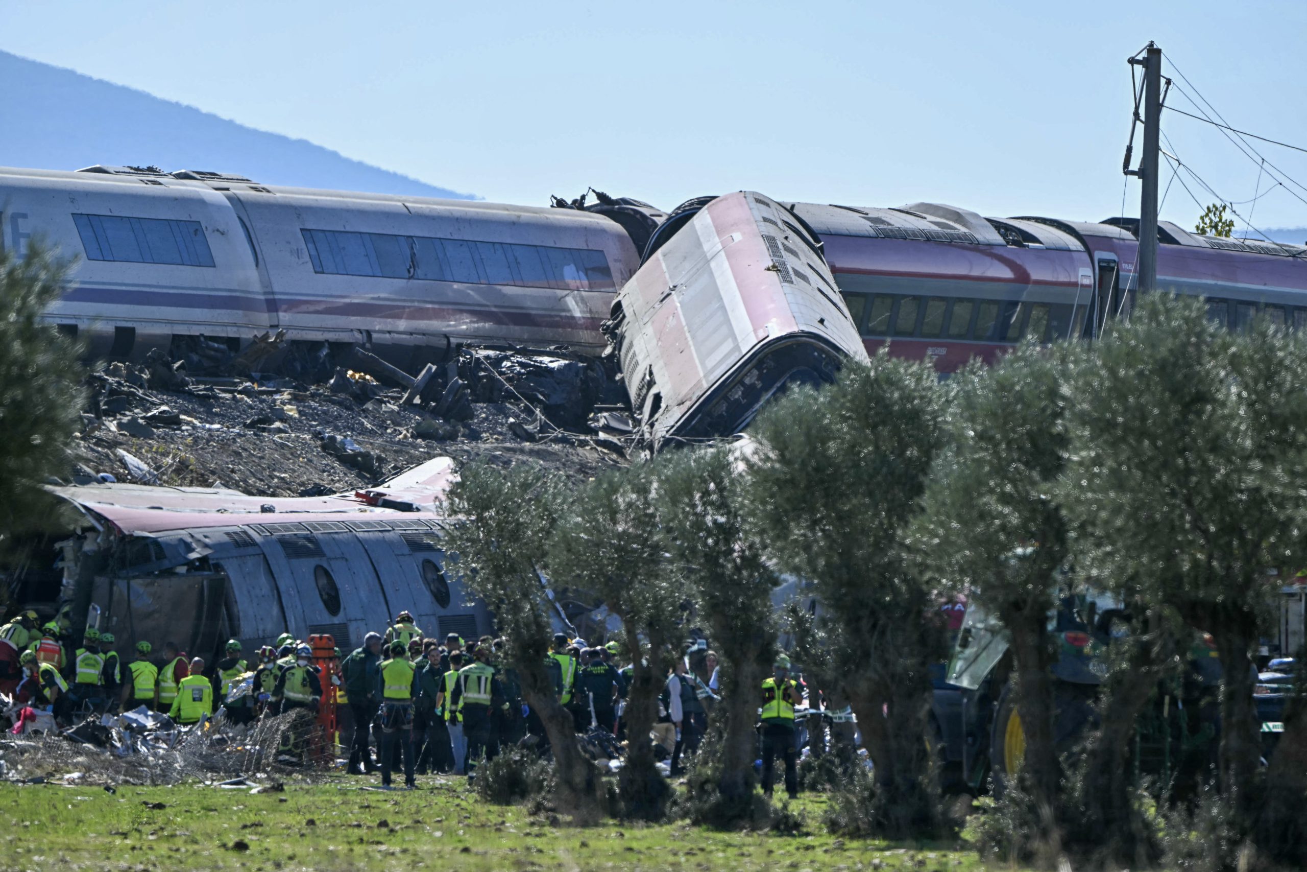 Dozens killed after two high-speed trains collide in central Spain — Milton Community news