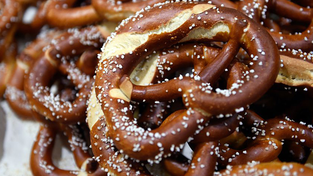 Students served pretzels covered in oven cleaner, lawsuit claims — Milton Schools news